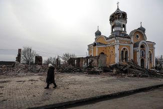 Покровский храм Русской православной церкви за границей (РПЦЗ) в городе Малин Житомирской области пострадал в результате обстрела российской авиацией. 12 марта 2022 года