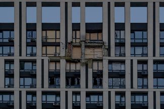 Фрагмент пострадавшего здания в ЖК «Славутич». Август 2023 года